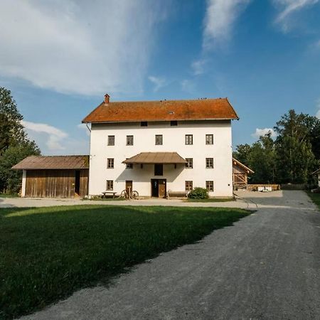 Veranstaltungszentrum Pruehmuehle Mit Schlafplaetzen Vila Eggenfelden Exterior foto