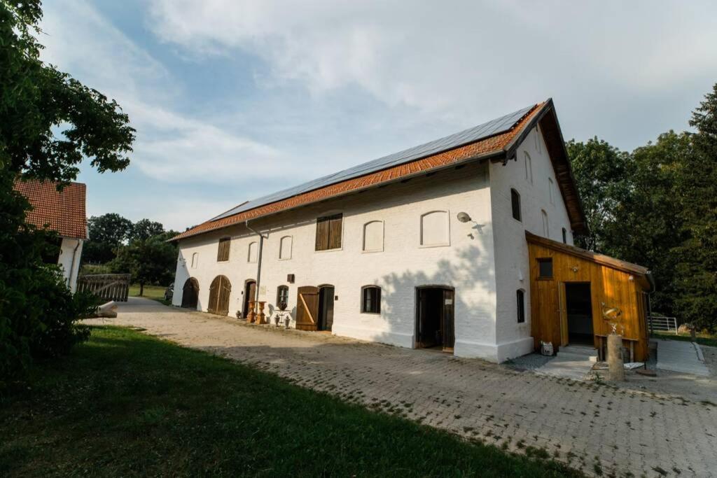 Veranstaltungszentrum Pruehmuehle Mit Schlafplaetzen Vila Eggenfelden Exterior foto