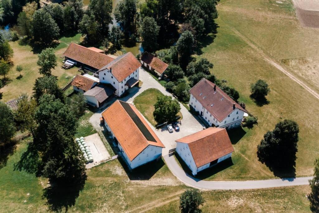 Veranstaltungszentrum Pruehmuehle Mit Schlafplaetzen Vila Eggenfelden Exterior foto