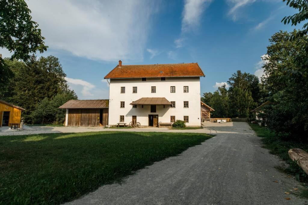 Veranstaltungszentrum Pruehmuehle Mit Schlafplaetzen Vila Eggenfelden Exterior foto